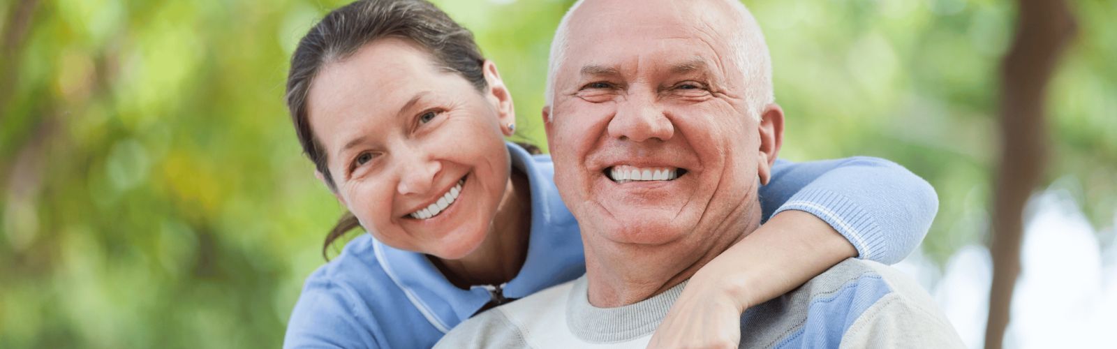 cadeaux de retraite personnalisés en bois - couple de retraité