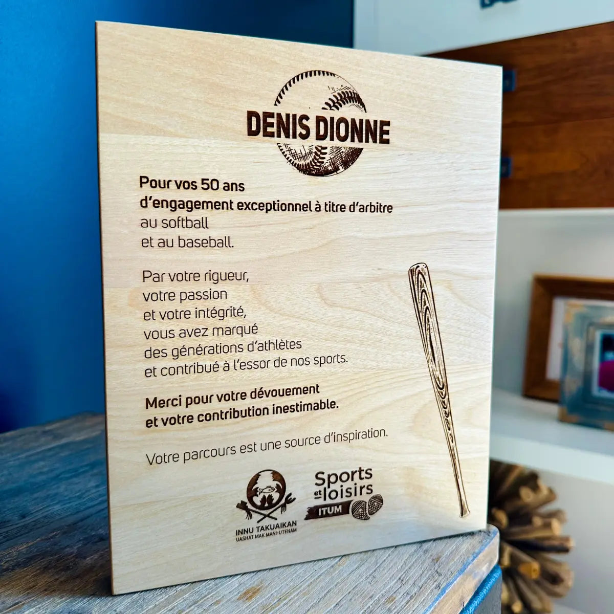 Plaque de remerciement personnalisée en bois, gravure seule sur bois massif, modèle sobre pour reconnaissance professionnelle