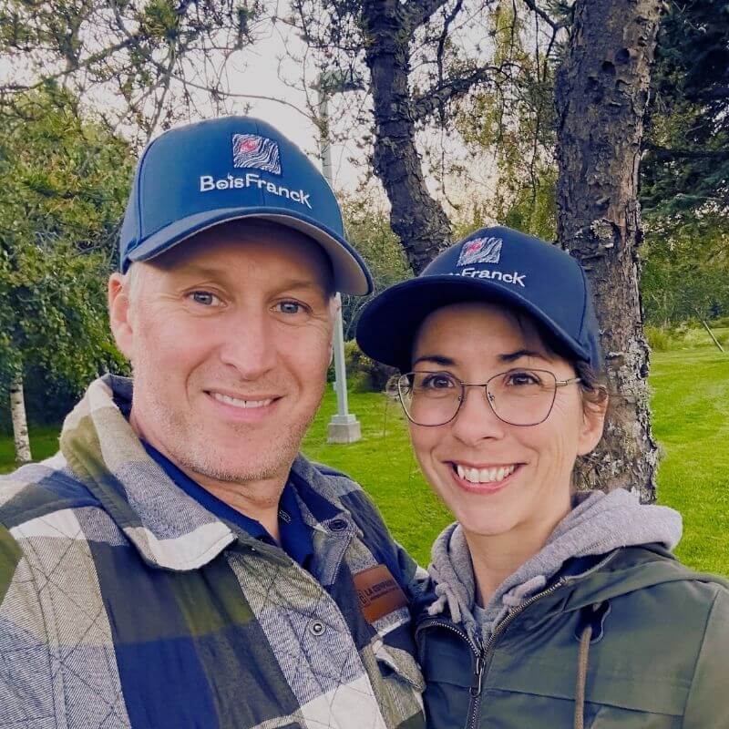 Mylène et François, co-propriétaire de BoisFrancK Cadeaux Personnalisés Inc.