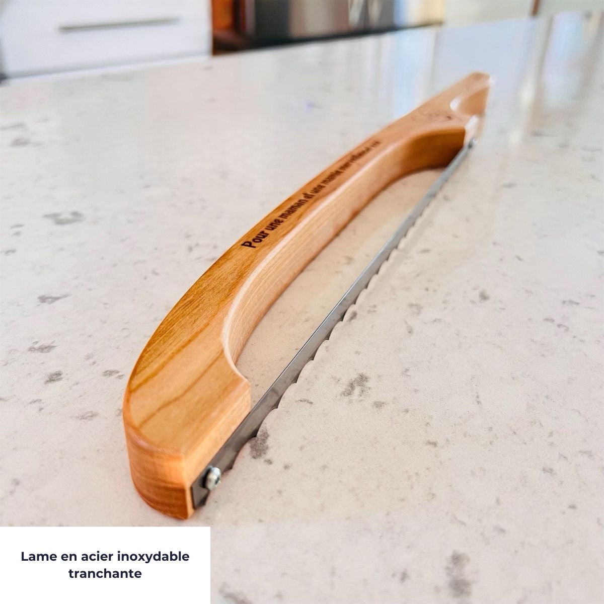 Couteau a pain personnalise en bois massif - lame inoxydable et manche gravé-BoisFrancK