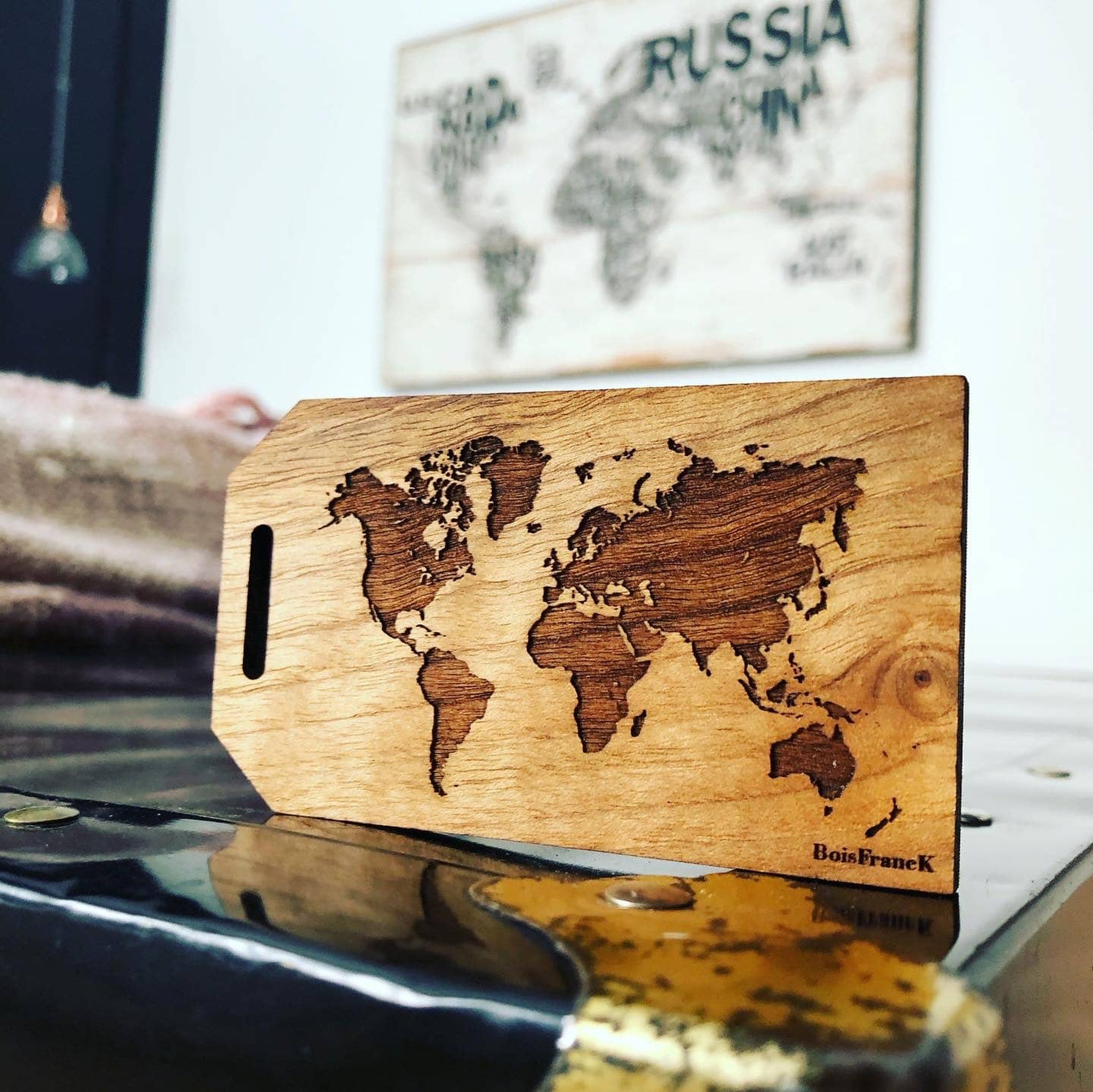 Etiquette a bagages personnalisee en bois-image mapmonde-BoisFranck