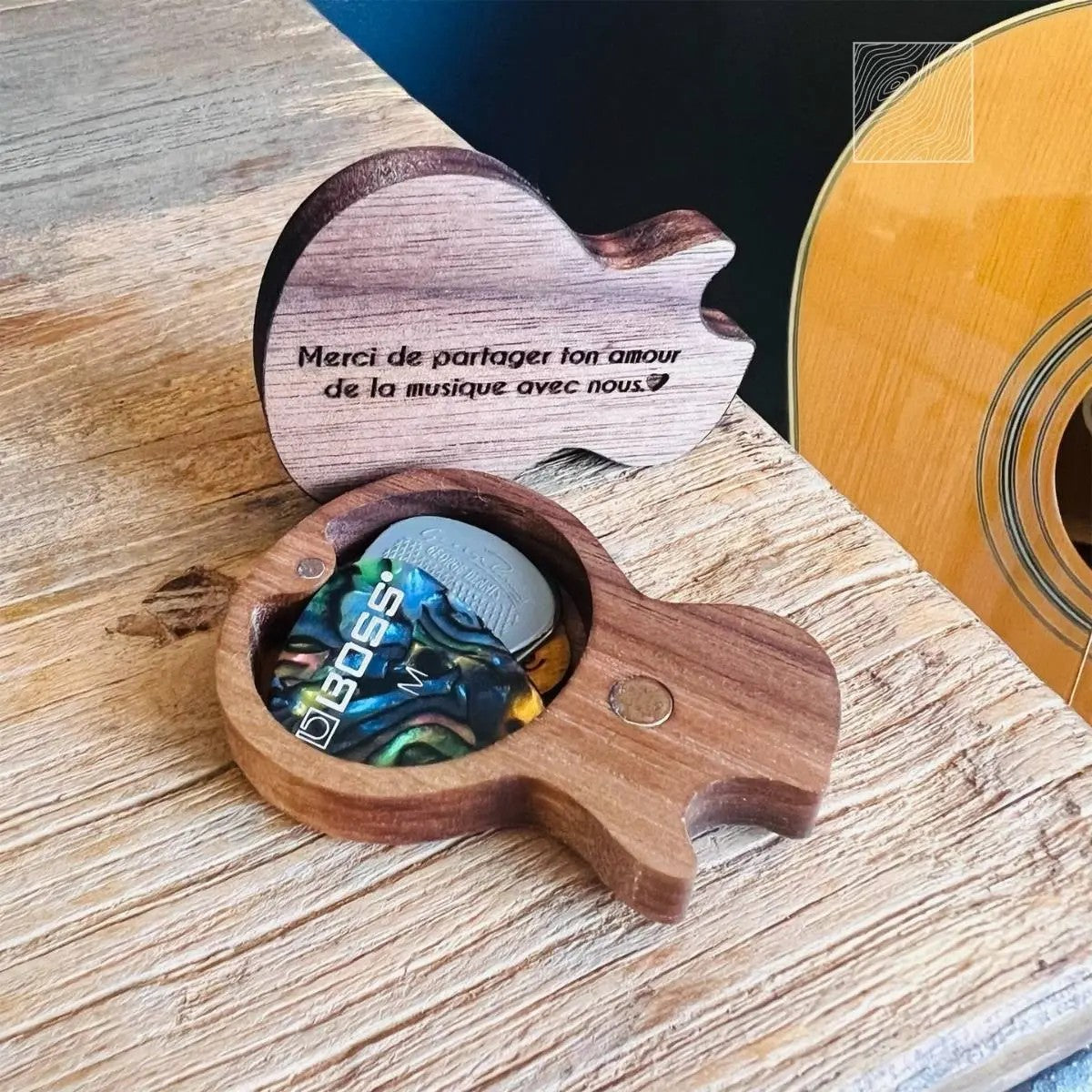 Boîte à pics de guitare ouverte — intérieur érable et pic iroko personnalisé — BoisFrancK
