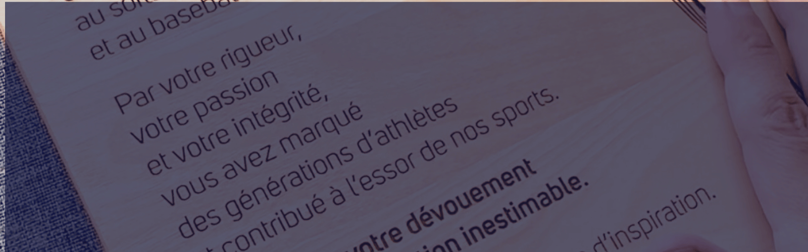 Pourquoi personnaliser un cadeau en bois : ce qui change vraiment