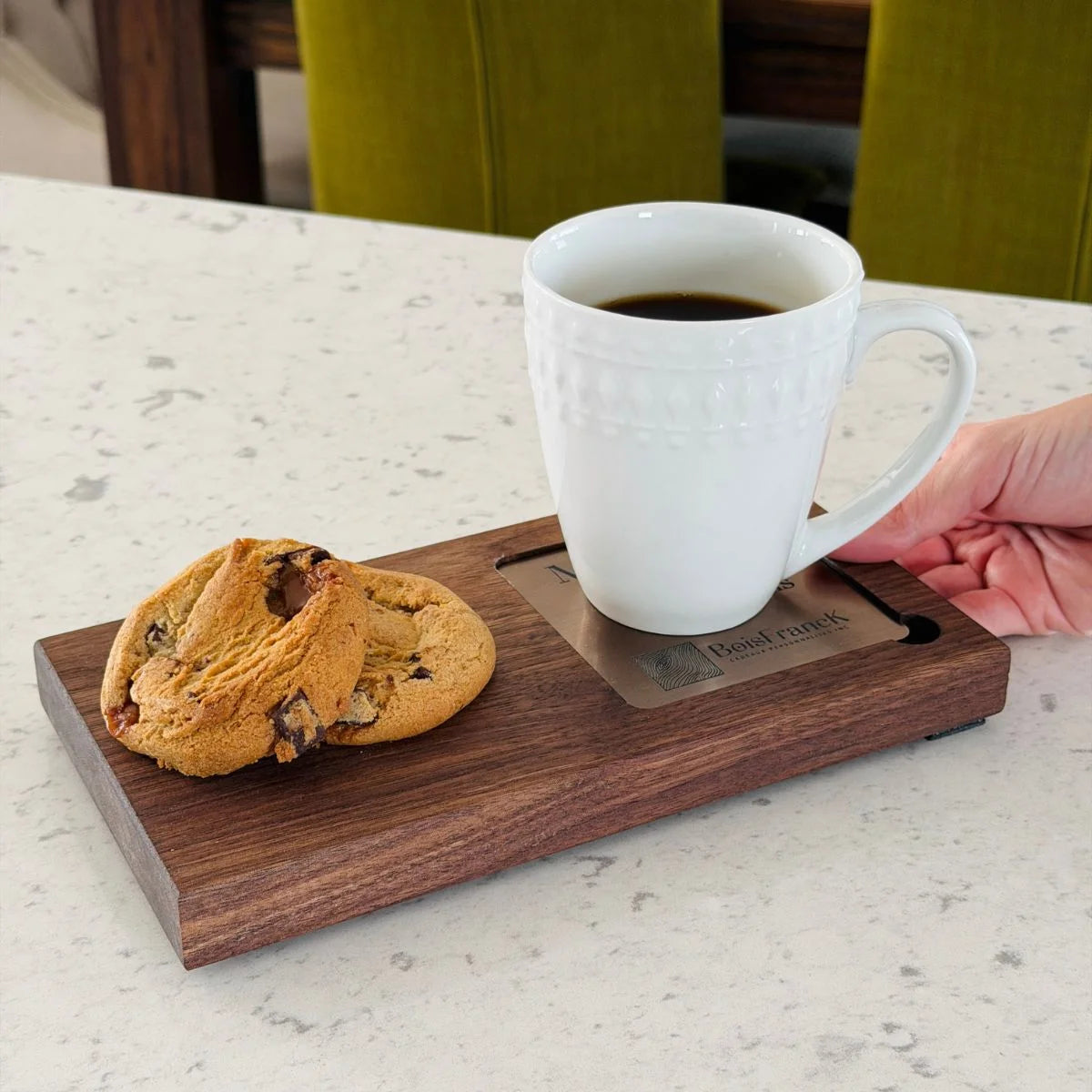 Plateau en noyer noir avec café et biscuit — pause collation — BoisFrancK