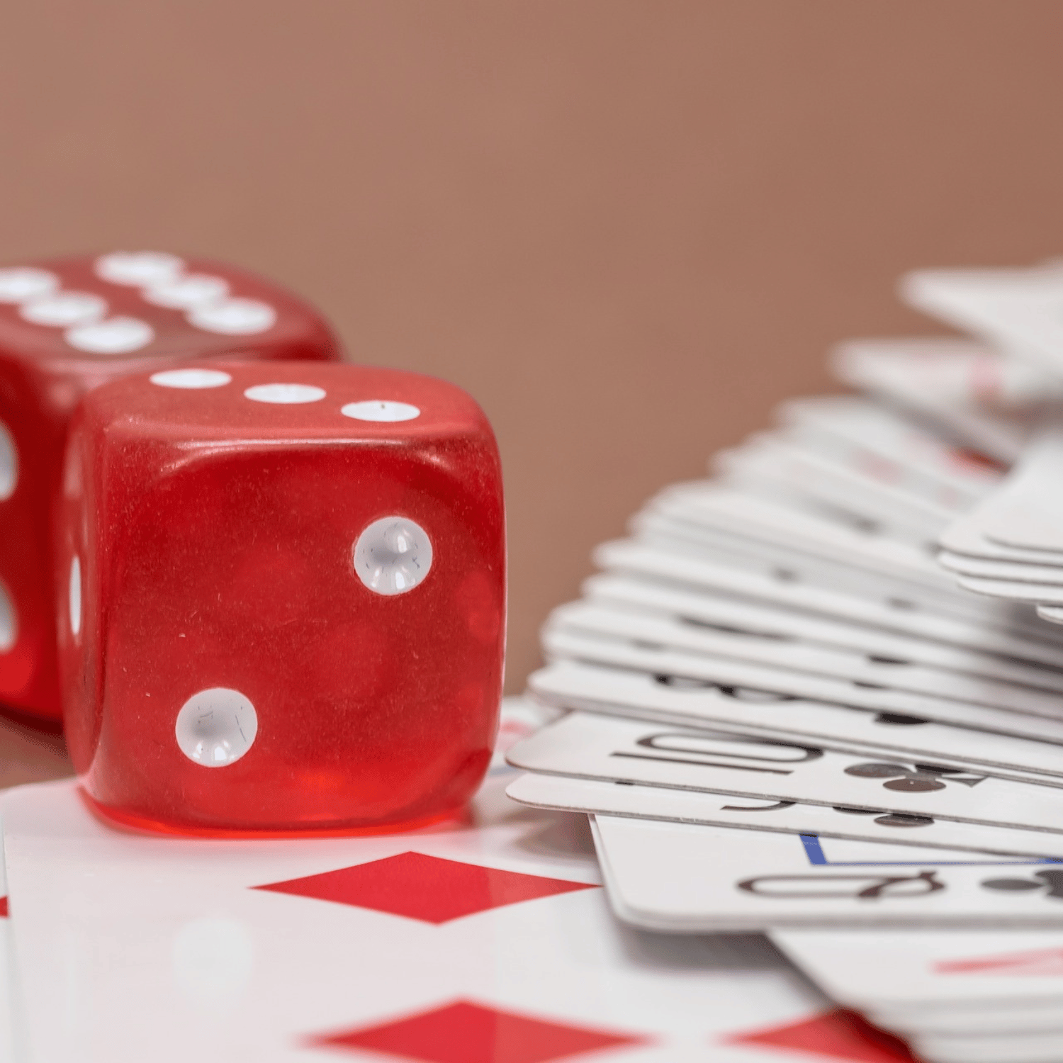 Cartes et dés pour la collection amateurs de jeu-BoisFrancK