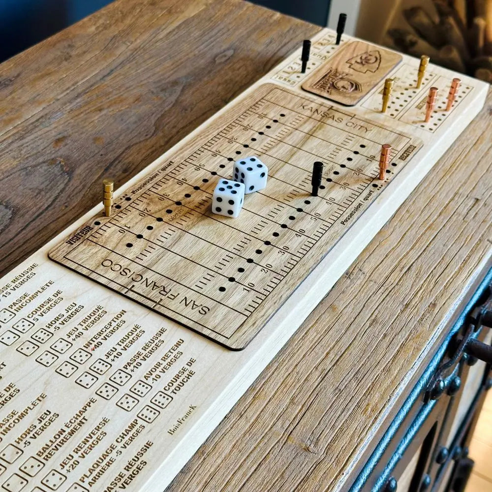 Cadeau football — jeu de table en bois personnalisé merisier noyer cendré, en français — BoisFrancK