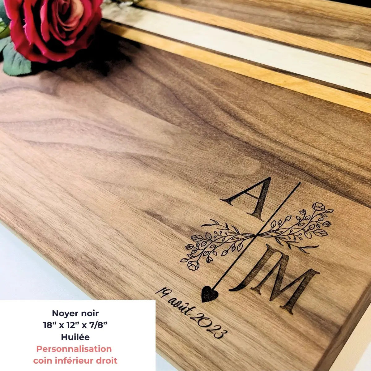 Planche à découper personnalisée pour mariage en noyer noir avec insertions -fabriquée au québec