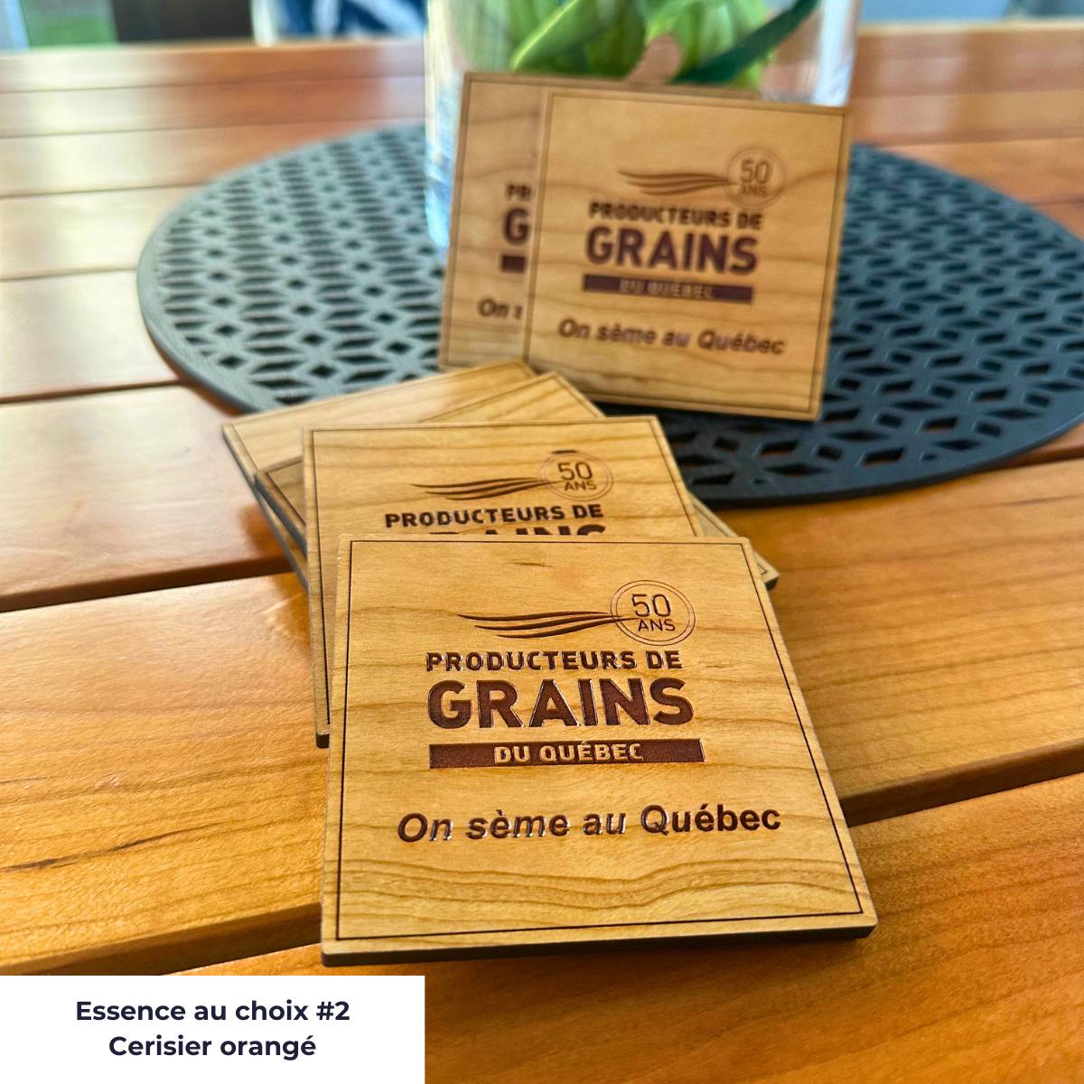 Dessous de verres en bois personnalisés- cerisier-forme carrée-avec logo entreprise- BoisFrancK