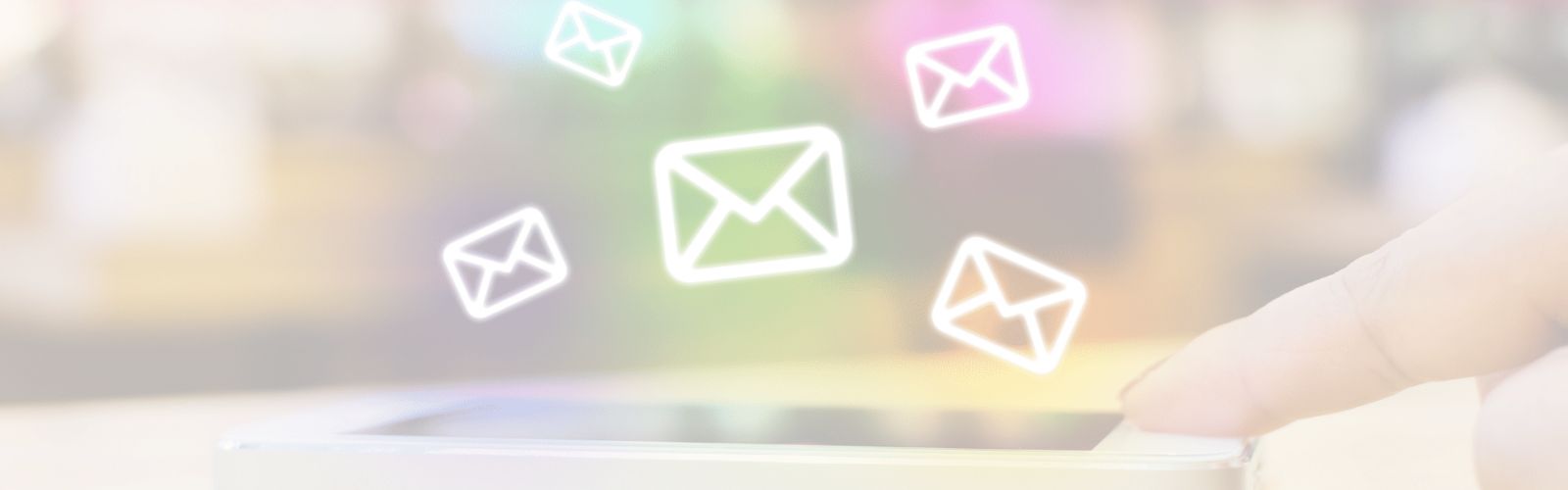 icone d'Enveloppe au dessus dun cellulaire