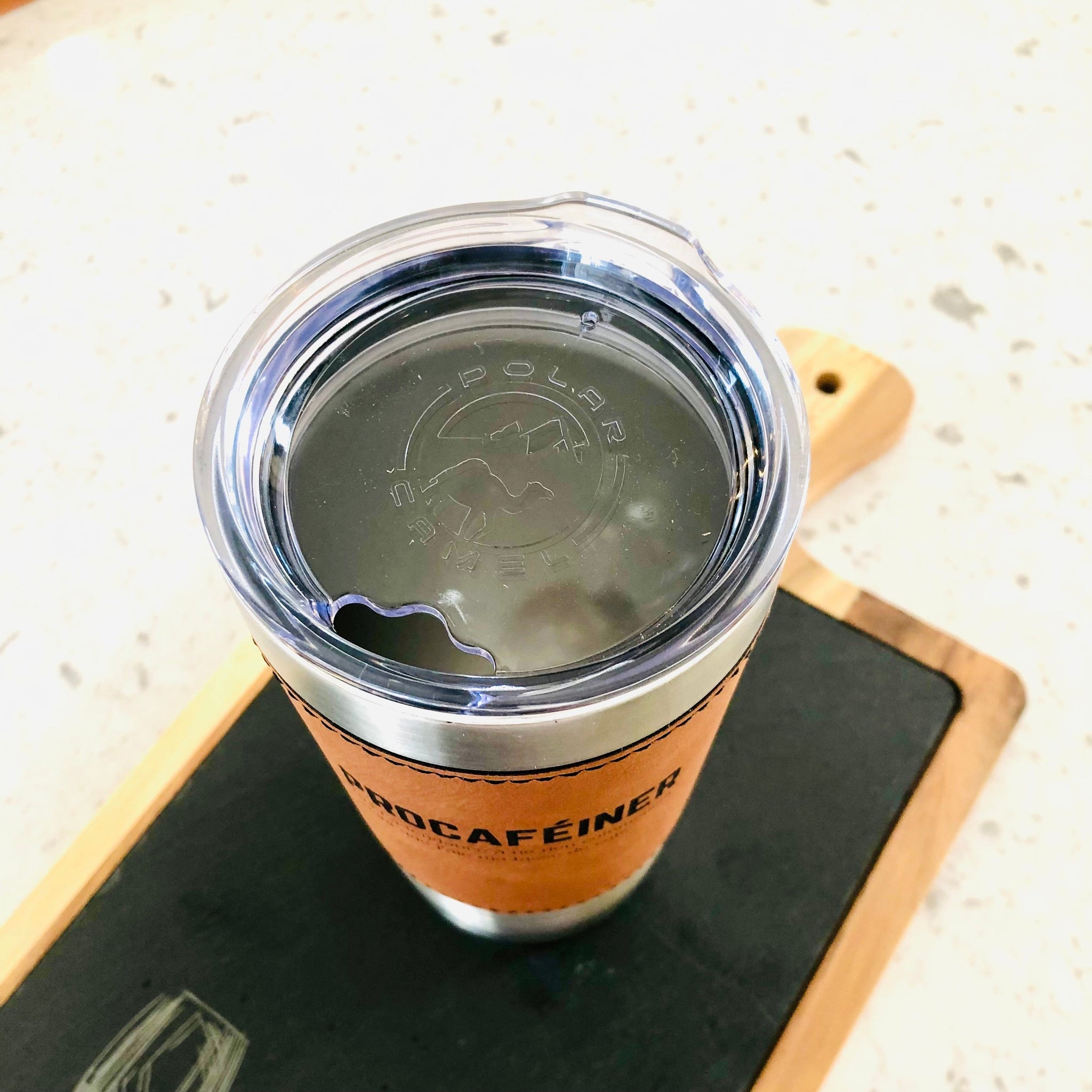 Vue du couvercle du thermos en cuir personnalisé-BoiSFrancK