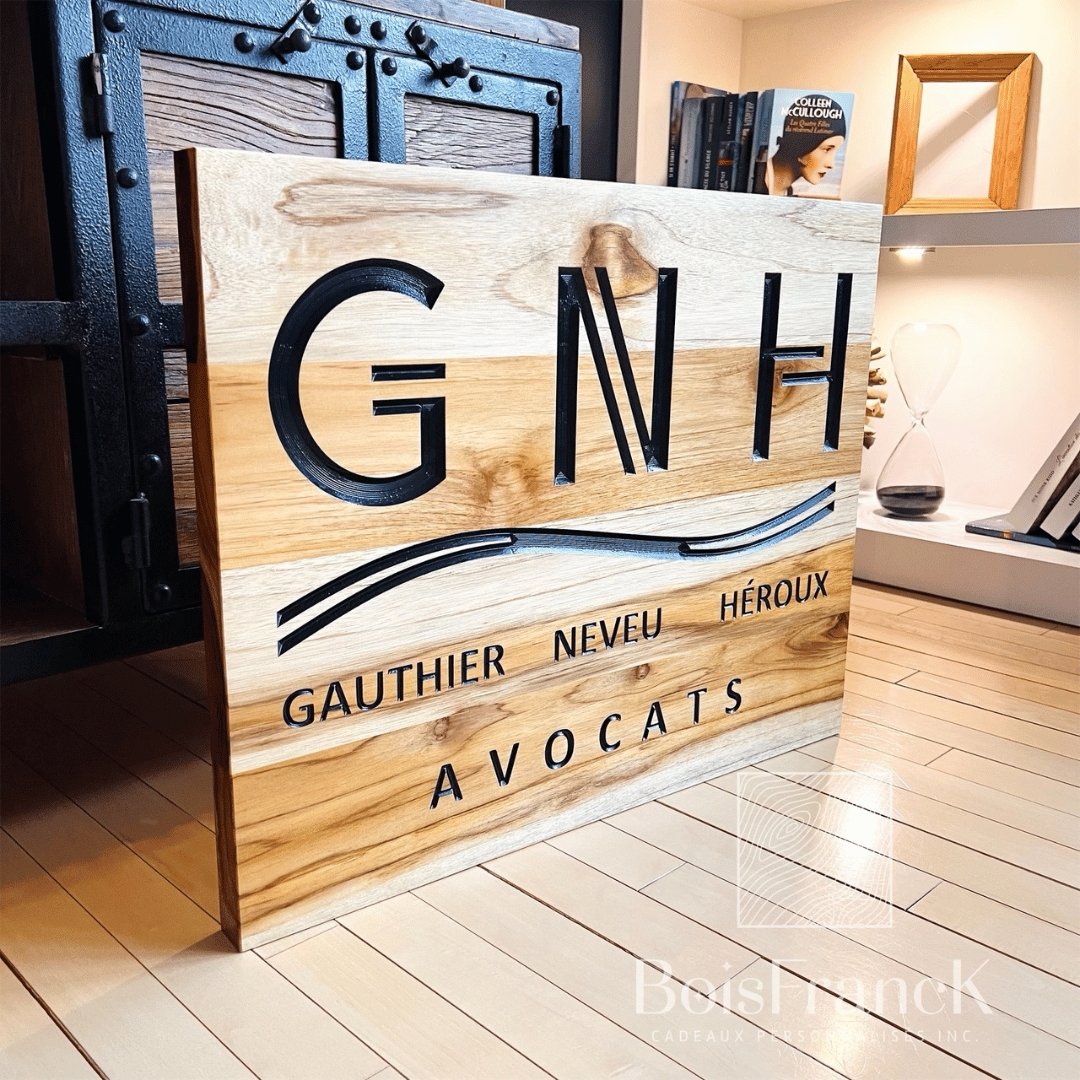 Enseigne extérieure avec logo en bois pour entreprise-GNH Avocat-BoiSfrancK