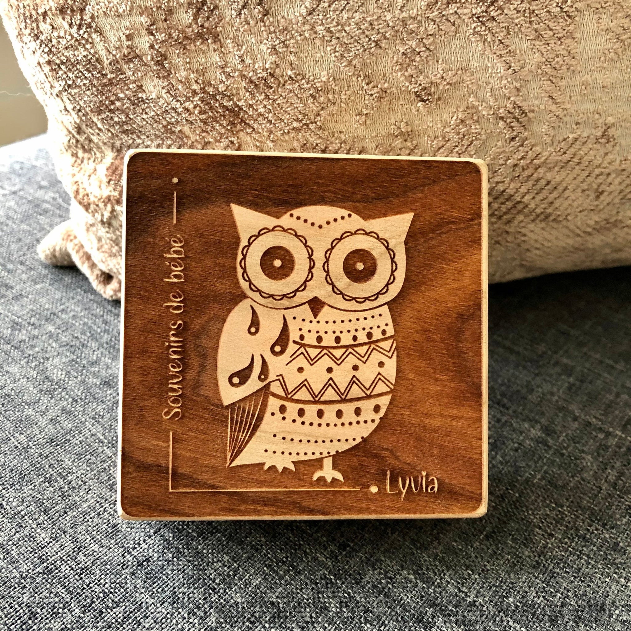 Boîte de rangement pour bébé-Souvenirs de bébé et Lyvia avec image mignonne d'un hibou gravée-BoisFrancK