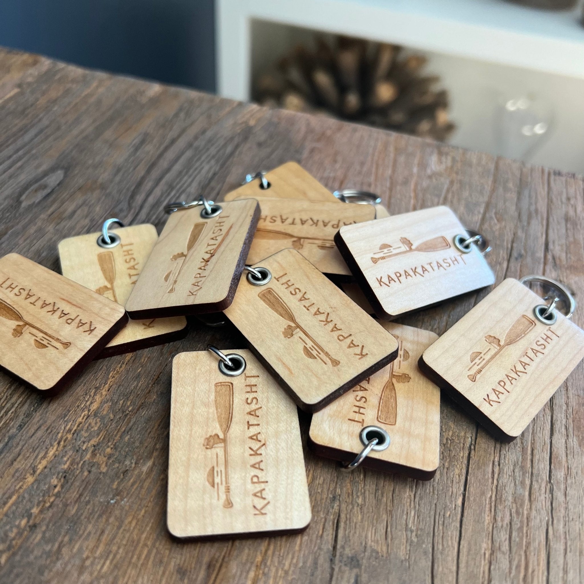 Porte-clés en bois gravés d'un logo-BoisFrancK